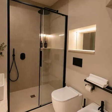 Naim Boutique Hotel *