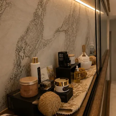 Naim Boutique